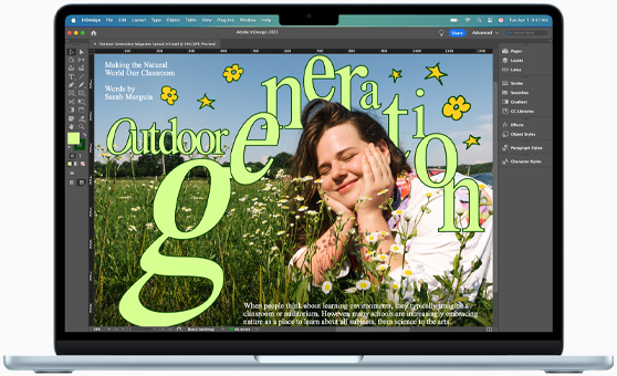 Un MacBook Air affichant un projet Adobe InDesign