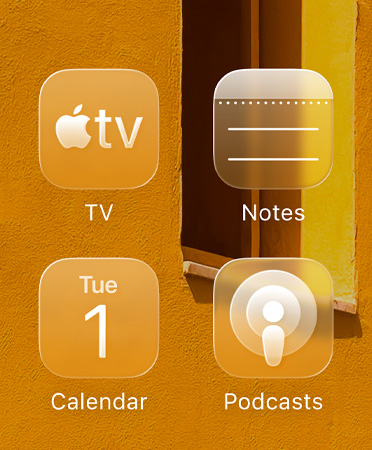 Close dos novos ícones de apps coloridos, mostrando os apps Apple TV, Notas, Calendário e Podcasts.