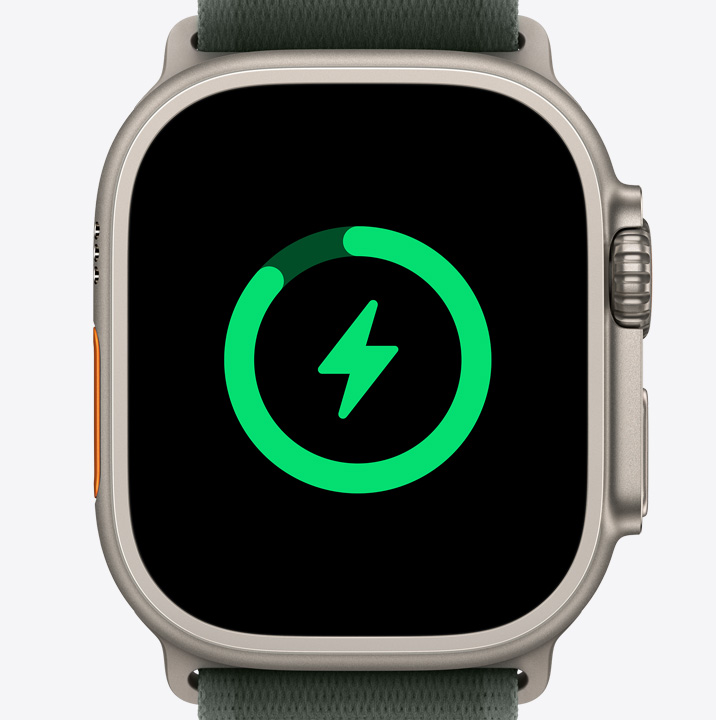 Apple Watch Ultra 2 с иконата за зареждане на батерията.