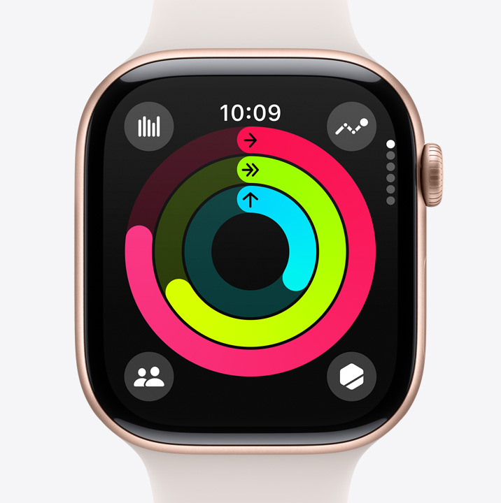 Apple Watch Series 10, който показва Activity приложението с нечий напредък в Move, Exercise и Stand ринговете.