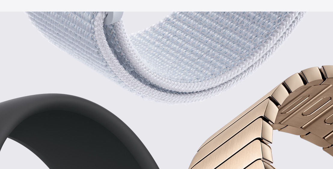 Три Apple Watch каишки. Sport Loop в цвят синкав облак. Solo Loop в черно. И Link Bracelet в златно.