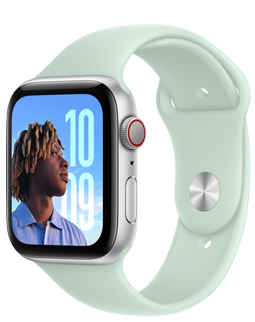 Apple Watch SE със сребрист алуминиев корпус и каишка Sport Band в цвят аквамарин (светло синьо/зелено).